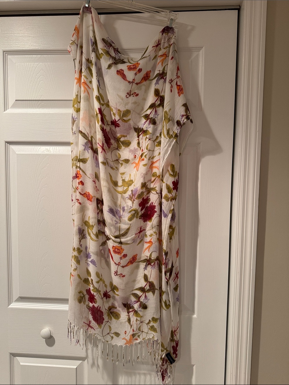 Women's Land’s End White Floral Scarf with Fringe